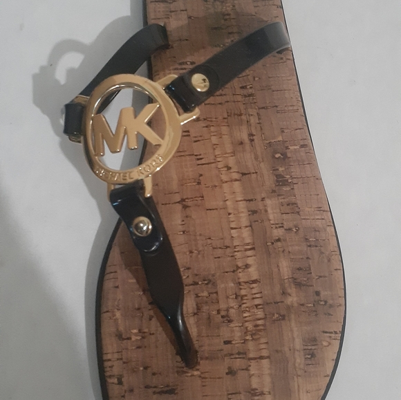 Michael Kors Sz. 6 Thong Sandals - Picture 3 of 6